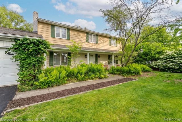 2825 Sylvan Shores Drive, Waterford, MI 48328
