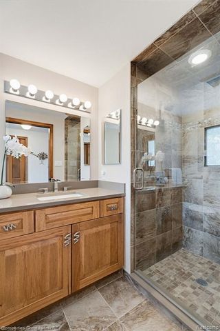 2825 Sylvan Shores Drive, Waterford, MI 48328
