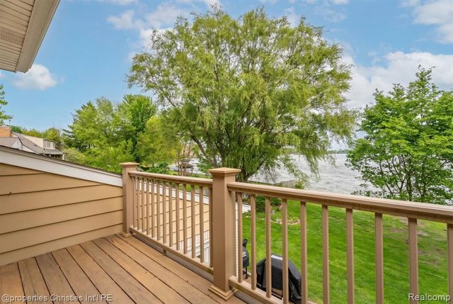 2825 Sylvan Shores Drive, Waterford, MI 48328