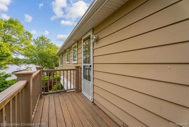 2825 Sylvan Shores Drive, Waterford, MI 48328