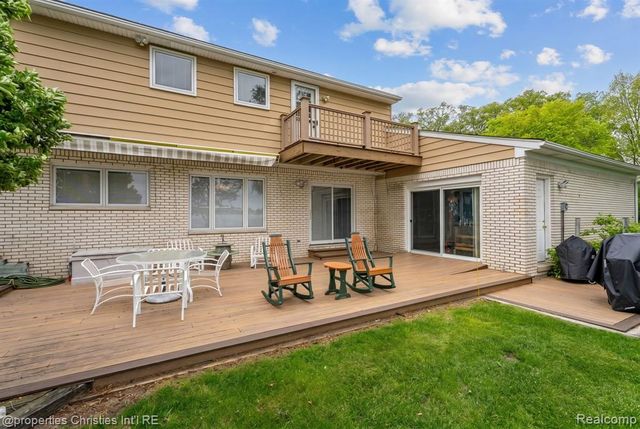 2825 Sylvan Shores Drive, Waterford, MI 48328