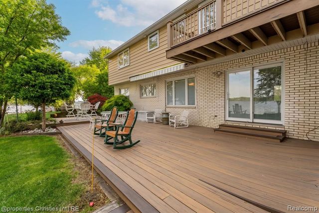 2825 Sylvan Shores Drive, Waterford, MI 48328