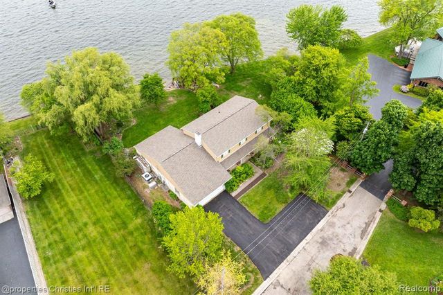 2825 Sylvan Shores Drive, Waterford, MI 48328