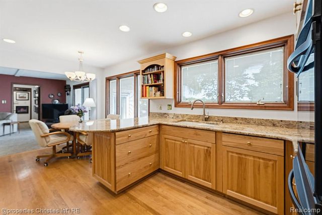 2825 Sylvan Shores Drive, Waterford, MI 48328