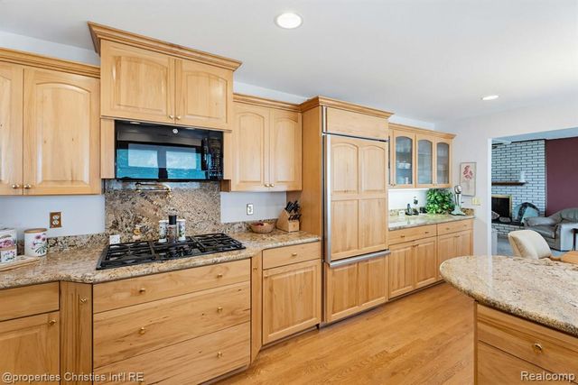 2825 Sylvan Shores Drive, Waterford, MI 48328