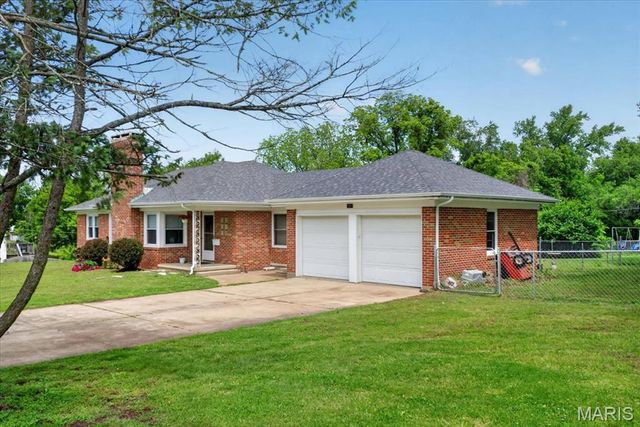 1311 E 3rd Street, Washington, MO 63090