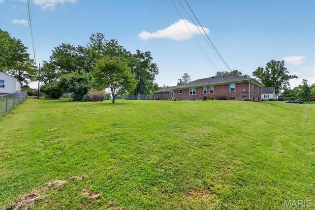 1311 E 3rd Street, Washington, MO 63090
