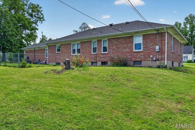 1311 E 3rd Street, Washington, MO 63090