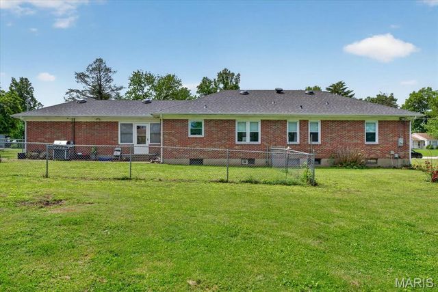 1311 E 3rd Street, Washington, MO 63090