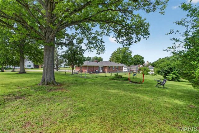 1311 E 3rd Street, Washington, MO 63090