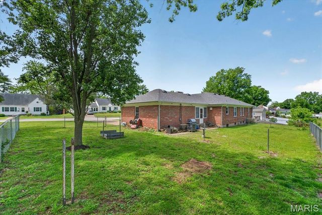 1311 E 3rd Street, Washington, MO 63090