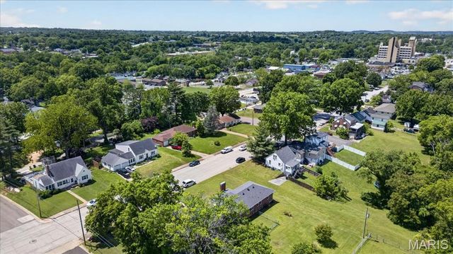 1311 E 3rd Street, Washington, MO 63090
