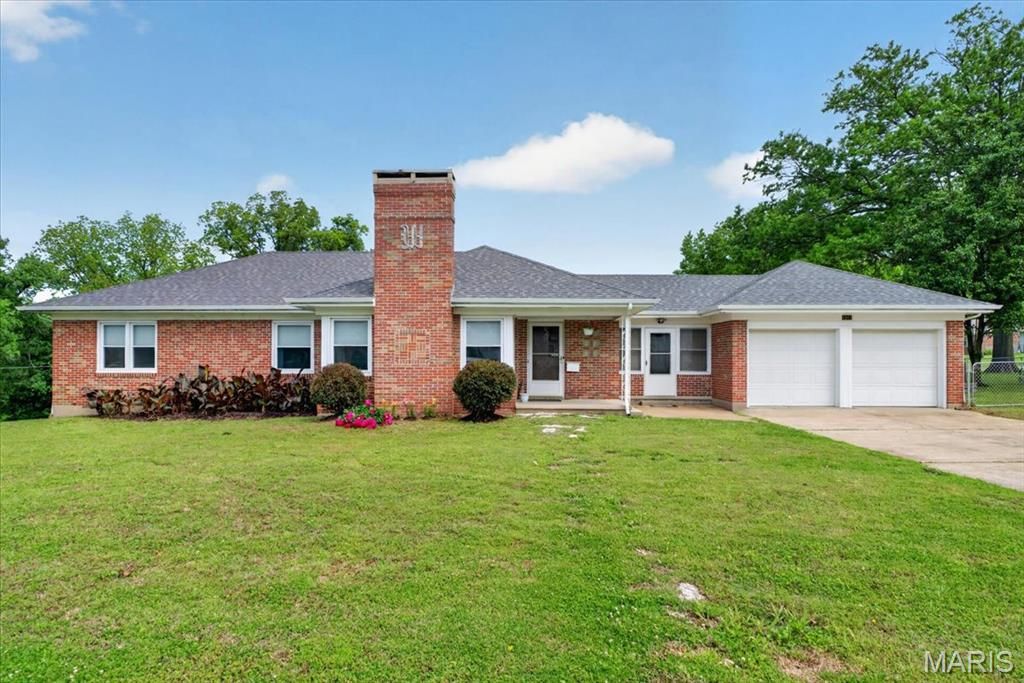 1311 E 3rd Street, Washington, MO 63090