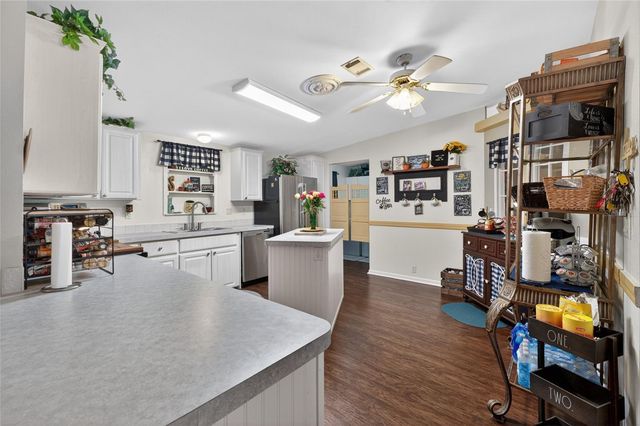 9706 US HIGHWAY 301, Dade City, FL 33525