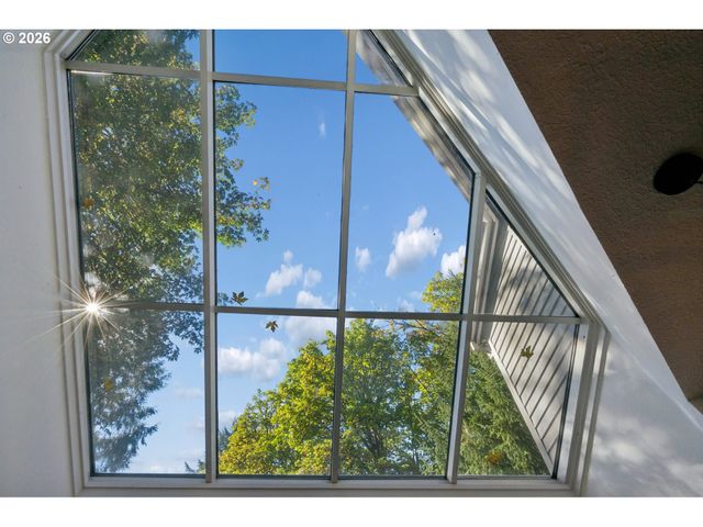 2535 Sw PATTON Ct, Portland, OR 97201
