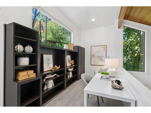 2535 Sw PATTON Ct, Portland, OR 97201