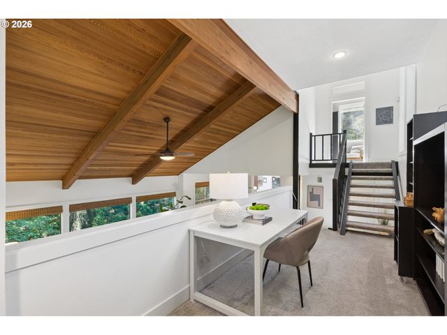 2535 Sw PATTON Ct, Portland, OR 97201