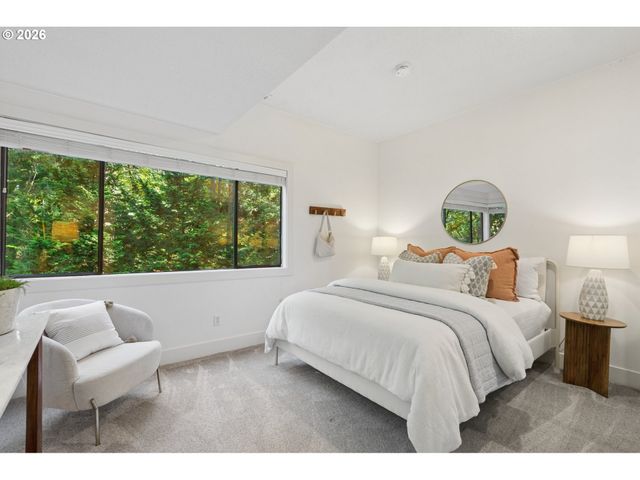 2535 Sw PATTON Ct, Portland, OR 97201