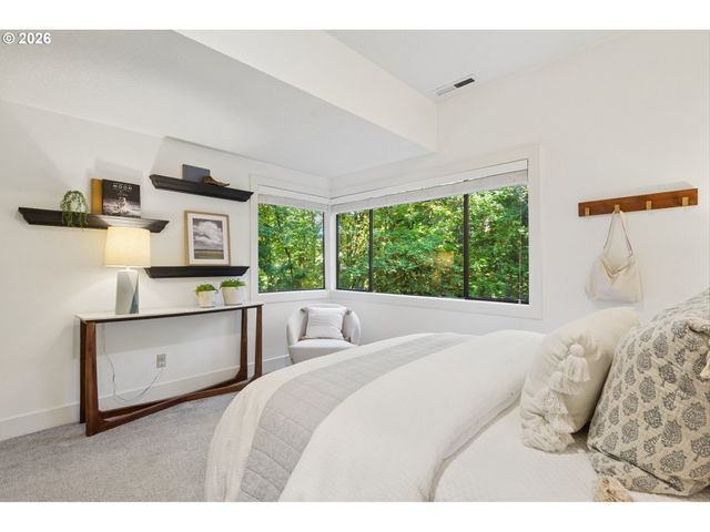 2535 Sw PATTON Ct, Portland, OR 97201
