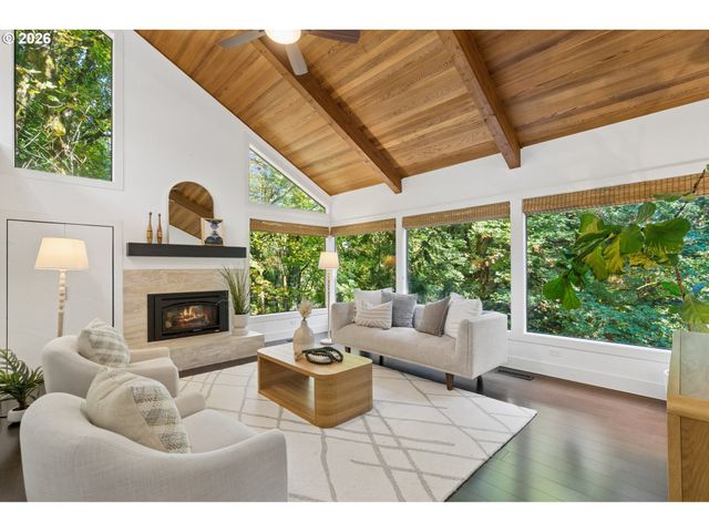 2535 Sw PATTON Ct, Portland, OR 97201