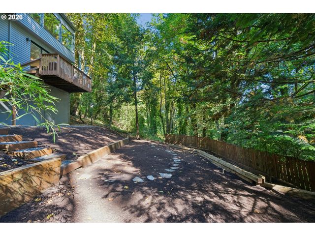 2535 Sw PATTON Ct, Portland, OR 97201