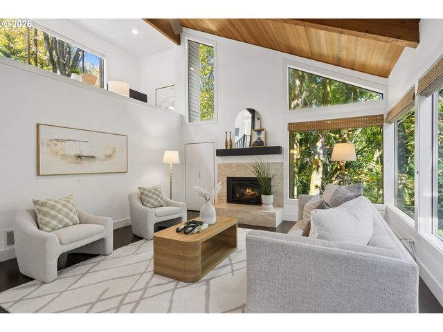 2535 Sw PATTON Ct, Portland, OR 97201