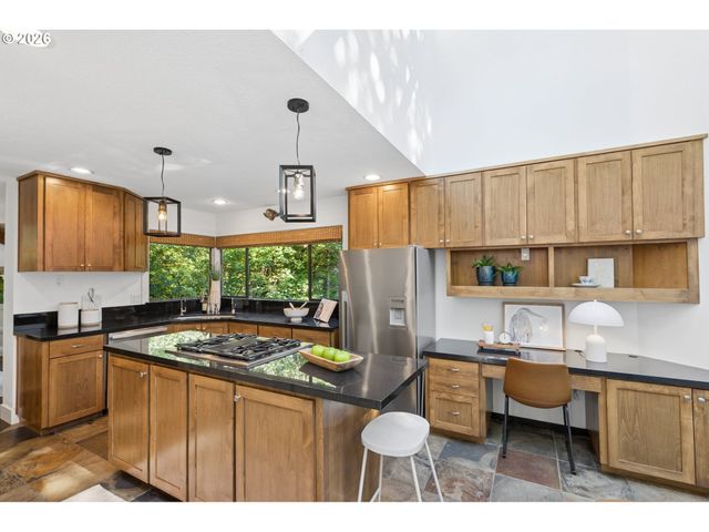2535 Sw PATTON Ct, Portland, OR 97201