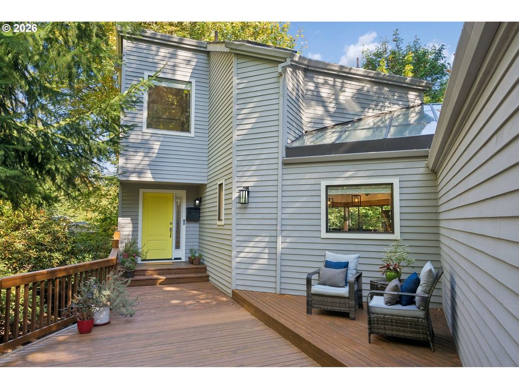 2535 Sw PATTON Ct, Portland, OR 97201