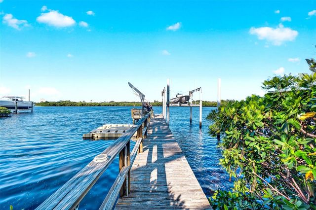 1538 RIVERSIDE DRIVE, Tarpon Springs, FL 34689