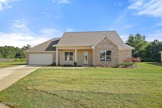 116 Trace Pointe Place, Clinton, MS 39056