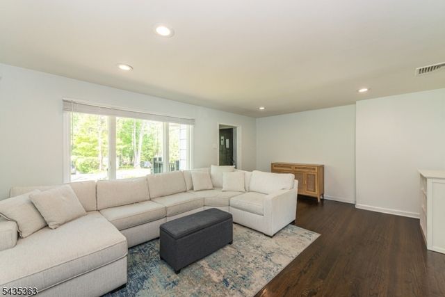17 Torden Pl, Rockaway Twp., NJ 07866