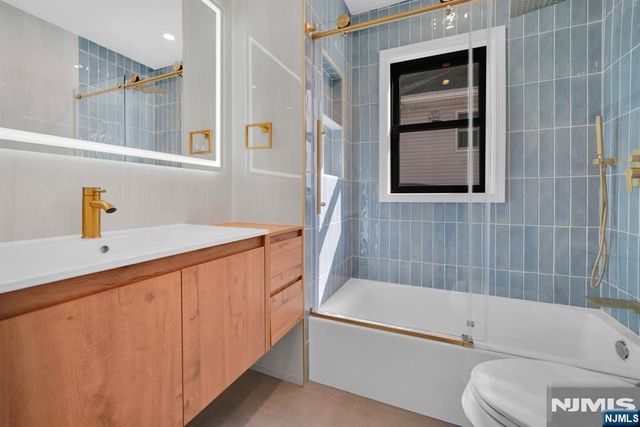 285 Washington Street, Teaneck, NJ 07666
