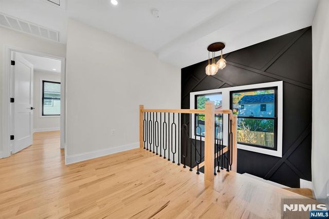 285 Washington Street, Teaneck, NJ 07666