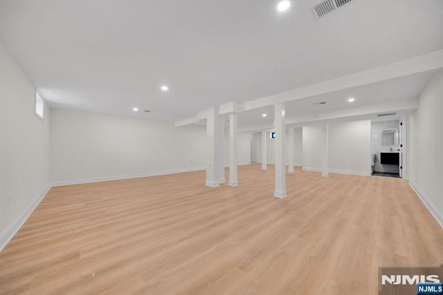 285 Washington Street, Teaneck, NJ 07666