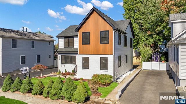 285 Washington Street, Teaneck, NJ 07666
