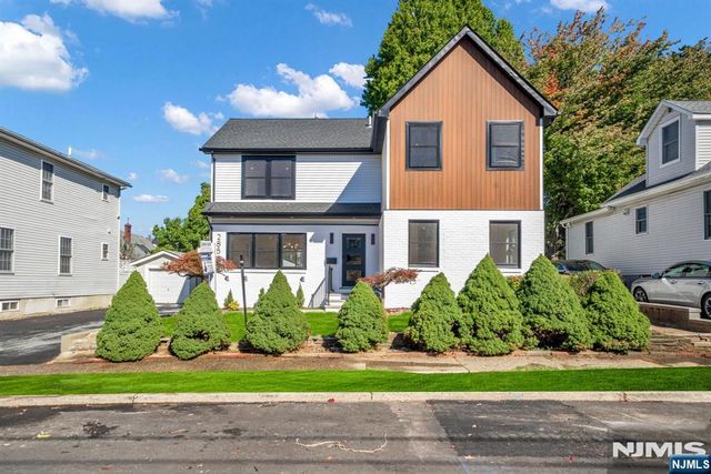 285 Washington Street, Teaneck, NJ 07666