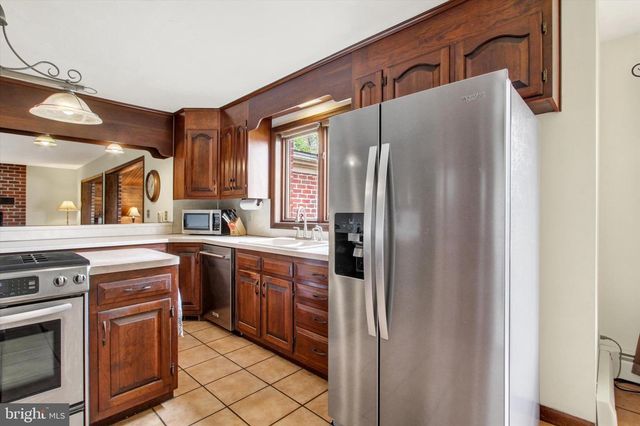 3806 SMOKETOWN RD, Glenville, PA 17329