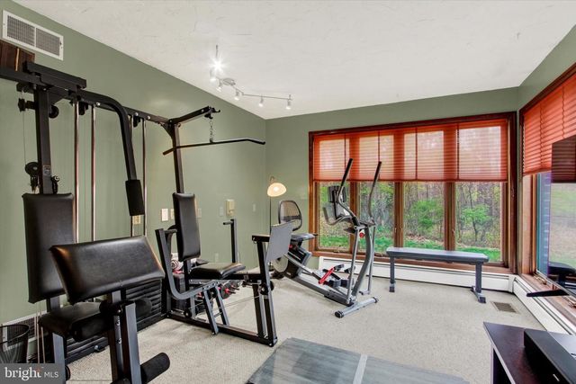 3806 SMOKETOWN RD, Glenville, PA 17329
