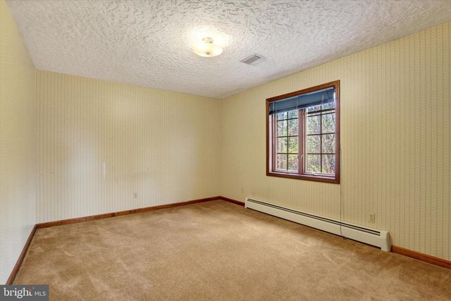 3806 SMOKETOWN RD, Glenville, PA 17329