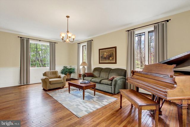 3806 SMOKETOWN RD, Glenville, PA 17329