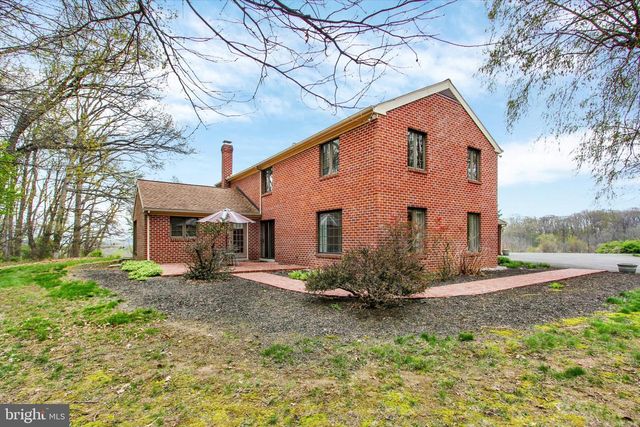 3806 SMOKETOWN RD, Glenville, PA 17329