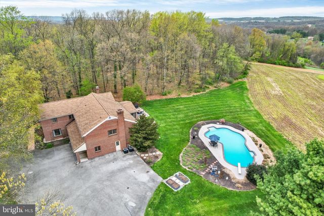 3806 SMOKETOWN RD, Glenville, PA 17329