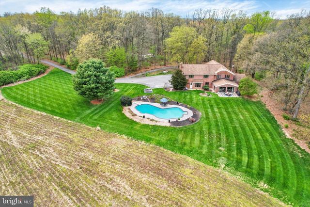 3806 SMOKETOWN RD, Glenville, PA 17329