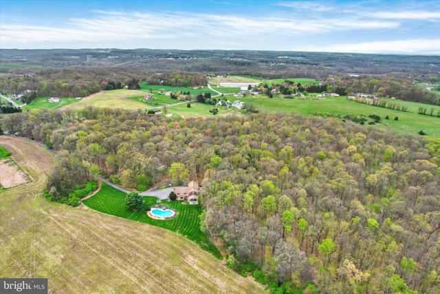 3806 SMOKETOWN RD, Glenville, PA 17329
