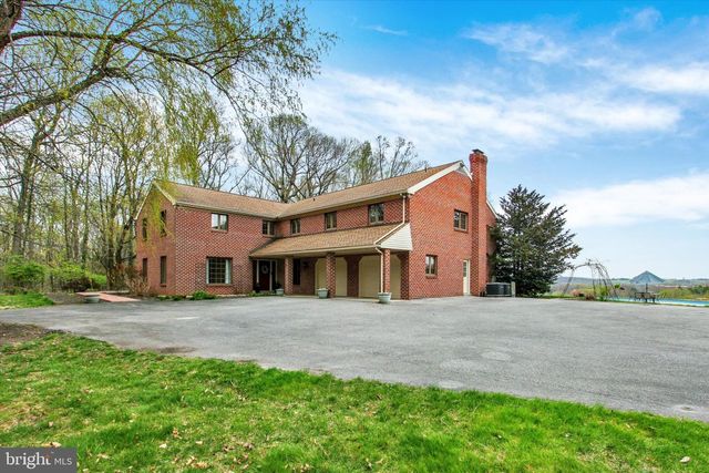 3806 SMOKETOWN RD, Glenville, PA 17329