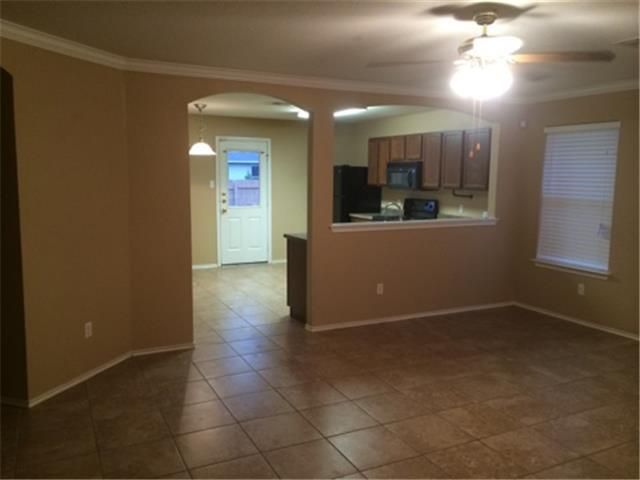 1013 Warbler CV, Hutto, TX 78634