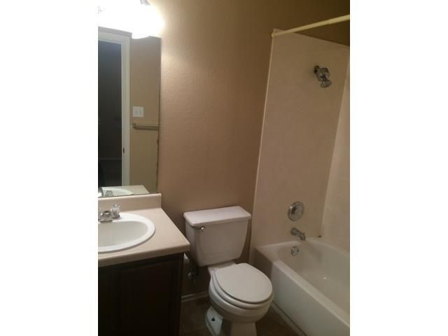 1013 Warbler CV, Hutto, TX 78634