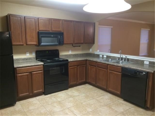 1013 Warbler CV, Hutto, TX 78634