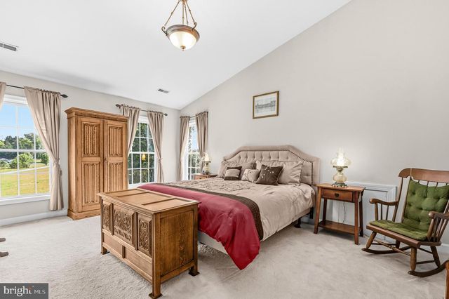 12025 LINDSEY CORNER LN, Lovettsville, VA 20180