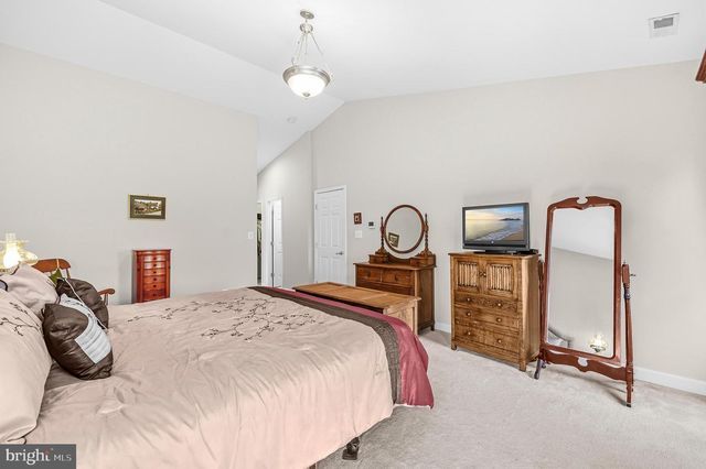 12025 LINDSEY CORNER LN, Lovettsville, VA 20180